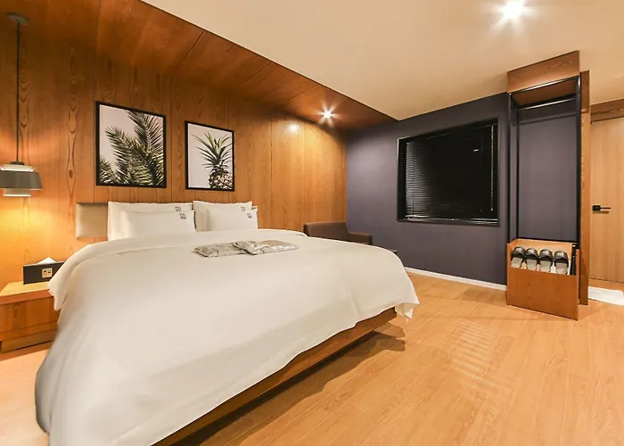 Gray 191 Hotel *