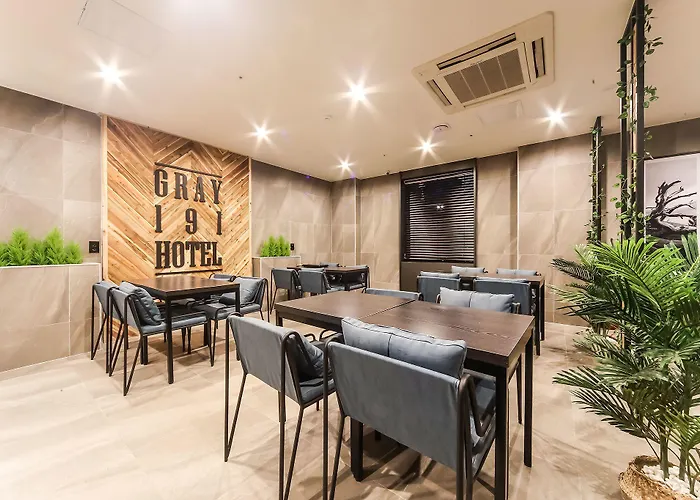 Gray 191 Hotel